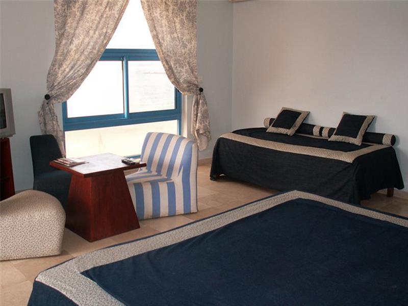 Hotel La Madrague Dakar Exteriör bild